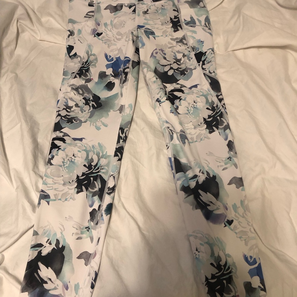 Athleta Elation tight Sz S NWOT